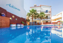 Alkionides Seaside Hotel: Ζήστε την ελληνική φιλοξενία