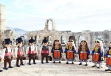 PlaymoGreek: Όταν τα Playmobil ντύθηκαν… ελληνικά!