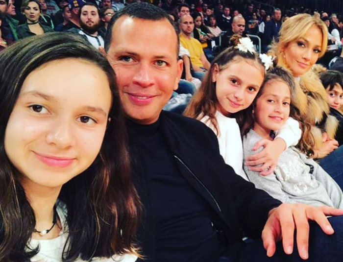 lifemagazinegr-jennifer-lopez-ervtevmeni-oikogenia---(13)