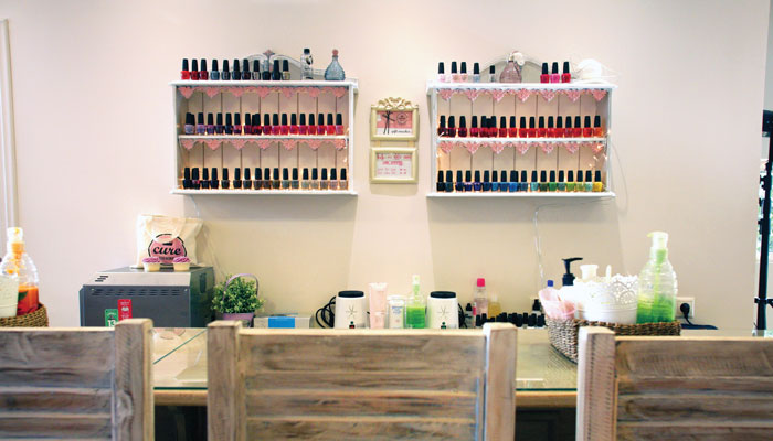 lifemagazinegr-mina-chaldeaki-curenailwroks-glyfada