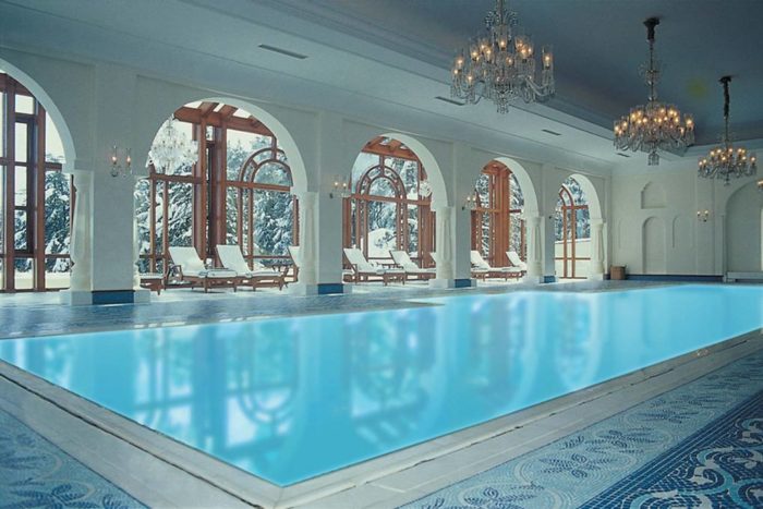 lifemagazinegr_Wildflower_Hall,_Shimla_India